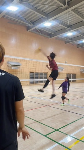 【バレー】レシーブトス✨本物の及川さん？！#wisteria #volleyball #バレーボール#haikyuu #ハイキュー#fypシ #fyp