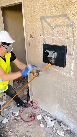 13K views · 30 reactions | Breaking In! How to Open a Safe Without a Key! | 5-Minute Crafts UK | Facebook