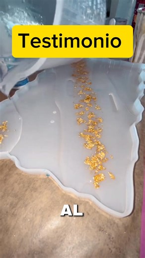 2.7K views · 14 reactions | Bandejas de resina un modelo de negocio, que Andrea creo desde cero☺️#negocios #curiosidades #resina #tutorial | Emprende | Facebook