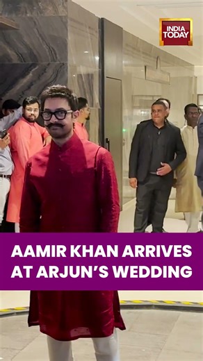 Aamir Khan Greets Paparazzi at Arjun Tendulkar Wedding #arjuntendulkar #sachintendulkar #wedding