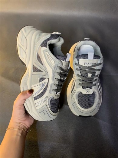 Rekomendasi Sepatu Sneakers Wanita Murah
