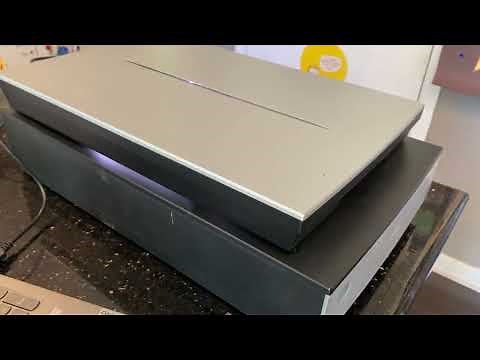 Working Epson Perfection V700 PHOTO Flatbed Scanner w/ Power Cord