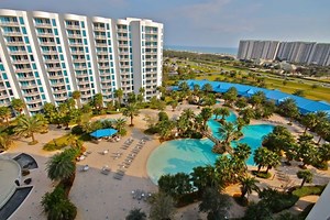 Destin Vacation Rental | View of Gulf! Lagoon Pool, Kids Splash Pad, Restaurant, Bar, Fitness Center, Tennis, Free Activities | The Palms Of Destin | Condo Rental