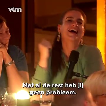 27K views · 927 reactions | Bart en Béa nemen speciaal voor jullie die 'ongelooflijk onrealistische sets van Familie' onder de loep. 樂 'Daar Doen We het Voor', vrijdag omstreeks 22u bij VTM. 朗 | VTM | Facebook