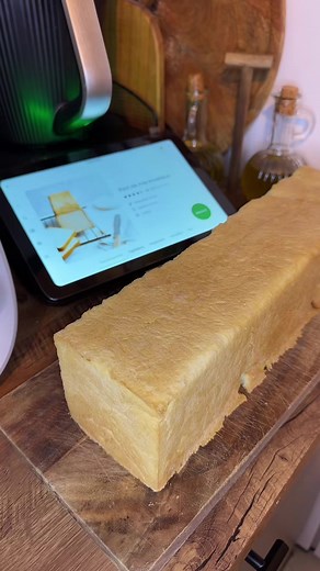 🍞 Pain de mie maison ultra moelleux au Thermomix ✨ Aujourd’hui je vous montre ma recette facile de pain de mie fait maison avec le Thermomix 🤍 Résultat : un pain super tendre, parfait pour les petits-déjeuners, les goûters ou les sandwichs 🥪 Simple, rapide et sans conservateurs ✔️ Une fois que vous l’aurez testé, vous ne voudrez plus l’acheter en magasin 😍 Sauvegarde la recette et dis-moi en commentaire si tu veux la version écrite 👇 #pain #espiga #fyp