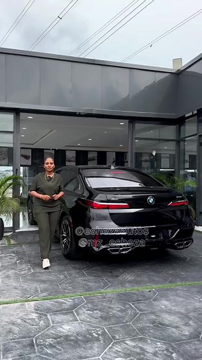 Exploring the Luxurious BMW 760i XDrive 2023 | A High-Tech Masterpiece