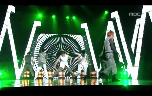 BEAST《Fiction》现场舞台 十多年前的经典老歌~