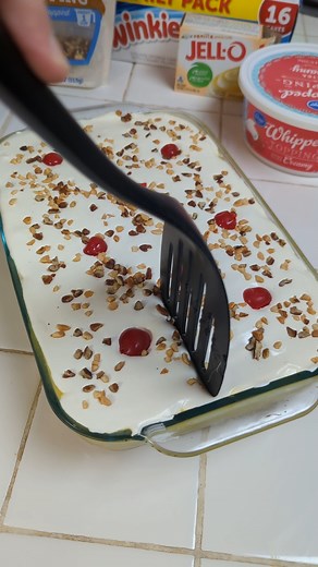 No Bake Twinkie Cake #nobakedessert #twinkies #cake #nobakecake #dessert #yum #easy #delicious #wlit #welikeittoo #pineapple #pudding #whippedtopping | We like it too