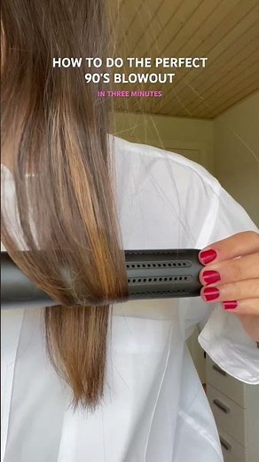 HOW TO DO THE PERFECT 90’S BLOWOUT (IN THREE MINUTES)