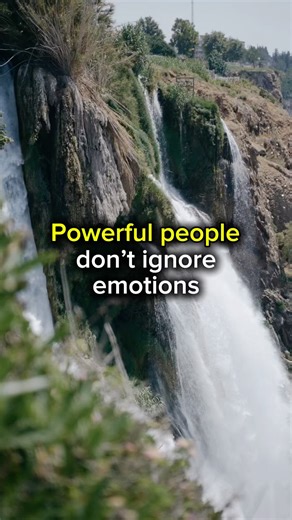 Emotionally Strong People Feel Everything (But Don’t React) #psychologyfacts #shorts