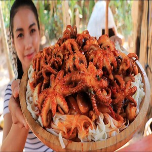1K views · 16 reactions | Cooking spicy stir-fry octopus recipe with noodle . Looks delicious, have you tried cooking this dish? 襤襤襤 Credit: Food Park #AmazingCooking #CookingSkill #Octopus #Noodle #SpicyStirfryOctopus | Dog Lovers | Facebook
