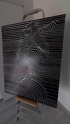 If you want to create textured paintings quickly and easily, try using a piping bag. Begin by mixing your texture paste to a smooth consistency. Then, insert the desired tip onto the end of the piping bag and fill with your mixture. Squeeze gently and move the bag in different directions over the canvas to create different ridges and patterns. You can experiment with various tips and techniques and regulate the thickness of the mixture. Don't worry about making mistakes; you can always wipe away