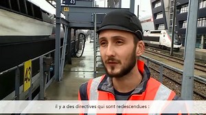 🔵 COVID19 - Nettoyage des trains 🔵 Nos équipes renforcent l'entretien de nos trains en désinfectant le matériel en complément du nettoyage quotidien. Plus d'infos 👇 | SNCF Voyageurs