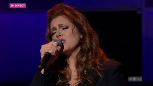 Isabelle Boulay | Officiel a la voix la plus réconfortante du Québec. Elle a chanté la très belle chanson de Paul Daraîche « À ma mère (perce les nuages)» dimanche dernier à Tout le monde en parle. Elle est accompagnée à la guitare par Simon Godin. Cette pièce est dédiée aux personnes âgées et aux êtres chers qui sont disparus. | ICI Musique