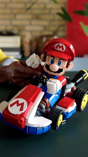 Lánzate a la pista con el nuevo set LEGO® Mario Kart™ y revive la emoción del clásico. Arma a Mario, su icónico kart y prepárate para correr hacia la aventura.🎮🍌 Ya disponible en TiendaLEGO.cl y en la app oficial 📲 | LEGO Certified Store Chile