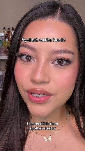 How to Curl Your Lashes with Mascara - Ultimate Eyelash Curler Hack!