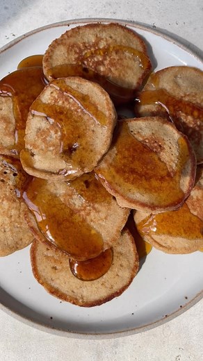 Monique: Ambitious Kitchen | oatmeal apple pancakes made right in the blender ❤️ i love to make these into mini pancakes for my kids and they're filled with incredible,... | Instagram