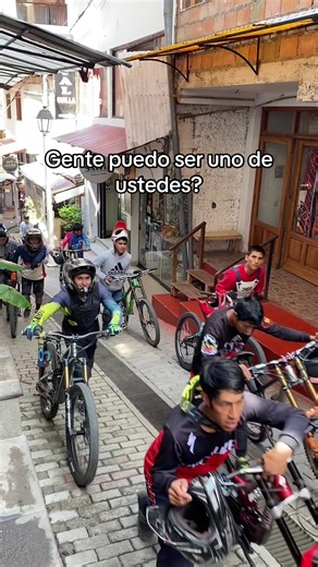 Y hablar de bicis y carreras #downhillcuscooficial #downhillurbano #machupicchucusco #mtbcusco🚲 #downhillrider