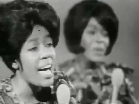 The Toys - How Gentle Is the Rain - Lovers Concerto -1965 with Lyrics, History