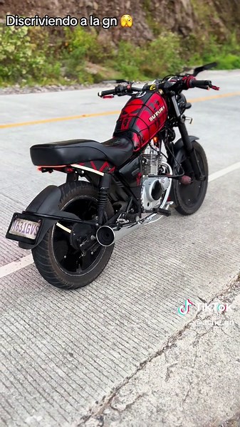 Descubre la increíble Suzuki GN 125: potencia y estilo