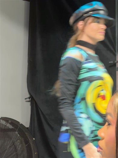 Sydney Mack on Instagram: "temporarily outside 🖤🤏🏽🌚🔮 @wilson @sugarroomhtx #houston #houstonnightlife #houstonmodel"