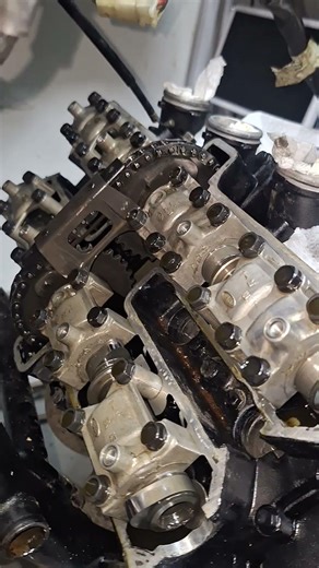 Yamaha Genesis engine. 20 valves beast