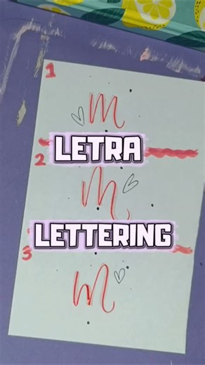 LETRA M de LETTERING Te doy el paso a paso de cómo realizar la letra m de lettering en mis cursos de letras bonitas vas a aprender todo lo relacionado con las letras la técnica sus decoraciones y combinaciones básicas para que seas toda una experta en hacer letras bonitas escríbeme al DM! 👩🏽‍🏫📝🖍️ | Xiomiprofe