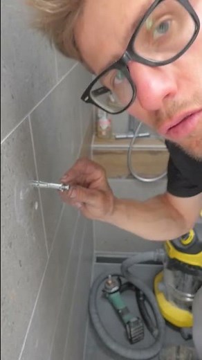 Installation de la porte de douche 💧