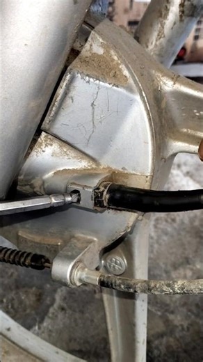 splendor bike meter cabel lubricaton #automobile #mechanic #brakefluid #modifiedcar #ytshorts #ytvir