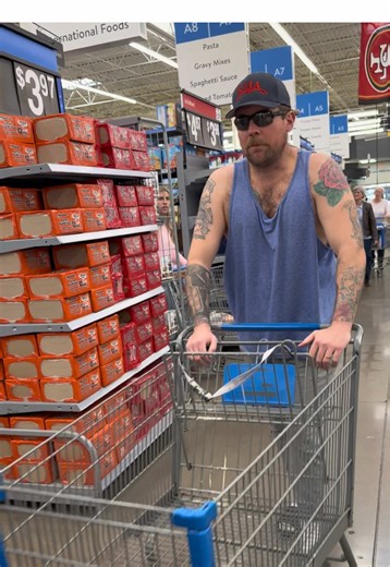 dude caught me insanely or did I catch him 🤣🤣 #düds #dudeswalking #foru