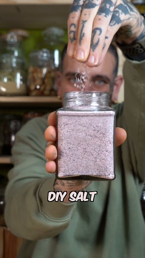 These DIY salts are not only a great way to give new life to squeezed citrus, wilted herbs or any food scraps laying around but also an awesome gift for Christmas! Can you tell how many salts we made in the last scene? 🤔 * 300g Celtic salt * 150g citrus peel or 150g herbs or 2 cups wine * Rosemary stem INSTRUCTIONS:🥣 Citrus:🍊🍋 * Cut leftover peels and blend until reaching preferred consistency; small for us, but you can make a paste or keep them thicker. * Mix blended peels with salt until c