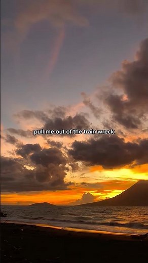 Pull me out of the train wreck 🤍