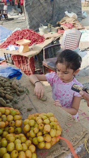 Chinthakaya tintu?Chitti thalli cute expressions!