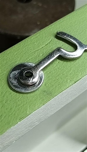 40-Year Old Wooden Toolbox & Rusty Iron Restoration Before & After