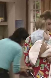 0021- Full House - S01E01 - Our Very First Show #funny #fullhouse #family #sitcom #americantvshow #ahsley #tvshow #funnyshow | Tickle Vision | Facebook