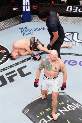 1.2M views · 19K reactions | Josh Emmett logró uno de los nocauts más brutales que hemos visto en el UFC 﫣 #UFC320 | Sáb 4 de octubre | UFC | Facebook