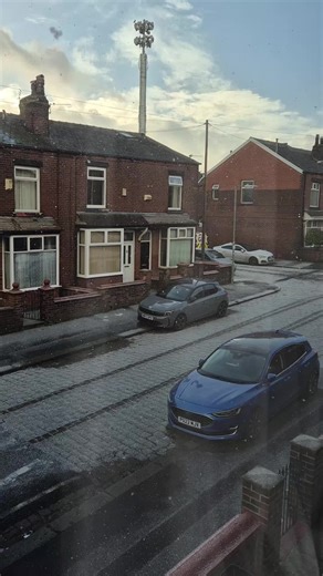 Snow, or should I say a bit of sleet in Bolton. 🌨️ I love the snow, just not when it ices over! ❄️ #snow #sleet #Bolton #weather #winter
