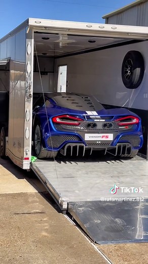 When Santa’s sleigh delivers America’s Hypercar! The @HennesseyPerformance Venom F5! @rafaracing.club @Rafa #hennessey #venomf5 #hennesseyvenomf5 #americanhypercar #americanmuscle #racing #racecar #rafaracing #hypercar #horsepower #exhaust