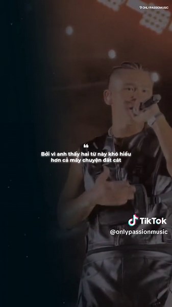 Mỗi lần anh nghĩ về hai từ bạn đời lại nở một nụ cười bất giác #bandoi #karik #gducky #nhachaymoingay