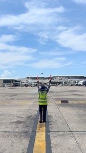 1.5K views · 4.9K reactions | JACQUE ❤️#planespotting #aviation #aeropuertosgap #aviationlovers #marshalling #parati | Tommy Hdez | Facebook