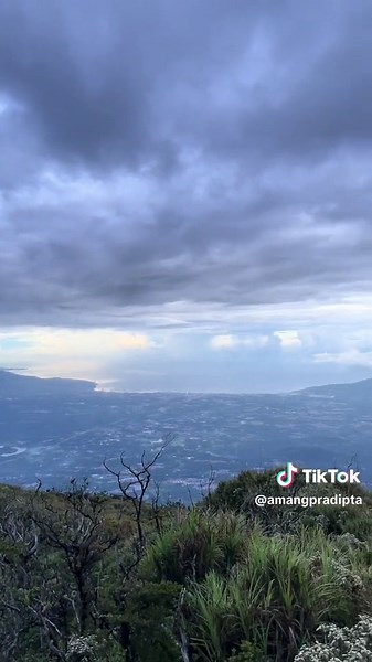 Gunung Klabat: Keindahan di Atap Negeri Sulawesi Utara