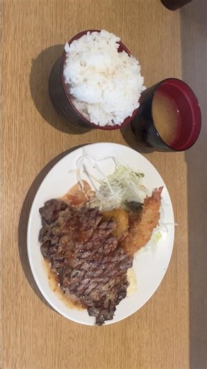 【日本橋】駅から徒歩３分 創業74〜75年の老舗《洋食喫茶さかえ》にて エビフライとサーロインステーキの定食をご飯大盛りで頂く 大阪グルメ／コスパ最強／コスパ最高／なんば／食べ歩き