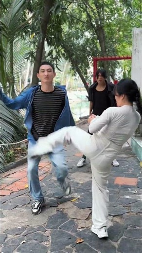 PH | 2 Bullies vs 1 Martial Arts Girl! 🥋[PUREHERO]#trending #shorts #viral #kindness