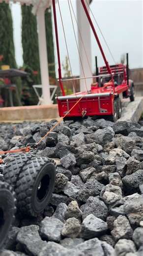 Ryan Ramos on Instagram: "Suspension Flex Test – Gin Pole Truck Assist 🤘 … #makisigrc #kenleerc #oilfieldrc"