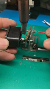 730K views · 1.3K reactions | Precision Soldering Electronics ⚡ #ElectronicsRepair #SolderingSkills #TechFix | Process Play | Facebook