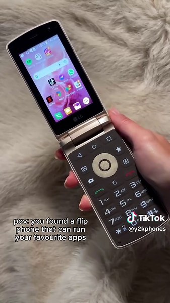 Y2KPHONES sur TikTok