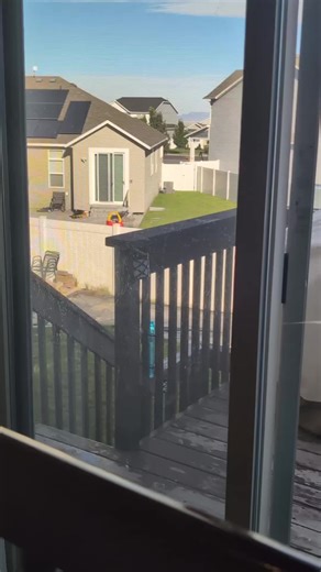 if you're looking for an easy way to clean big windows, check the squeegee out! it has a cleaning sponge and a sprayer as well, so it's a 3-in-1!