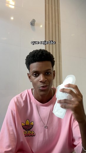 oCastrin on Instagram: "testando absorvente"