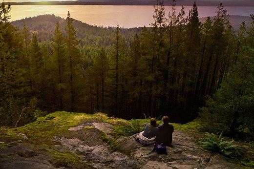 33 Romantic Shows on Netflix That’ll Make You Swoon Even If Dating Has You Down