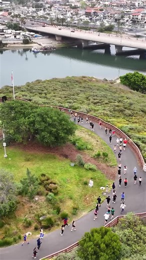 The Hoag OC Marathon course is nothing short of stunning! From the ocean views to the scenic streets, every mile offers something special. Runners, we hope you took it all in as you crushed your goals today! @hoaghealth | OC Marathon, Half Marathon and 5K